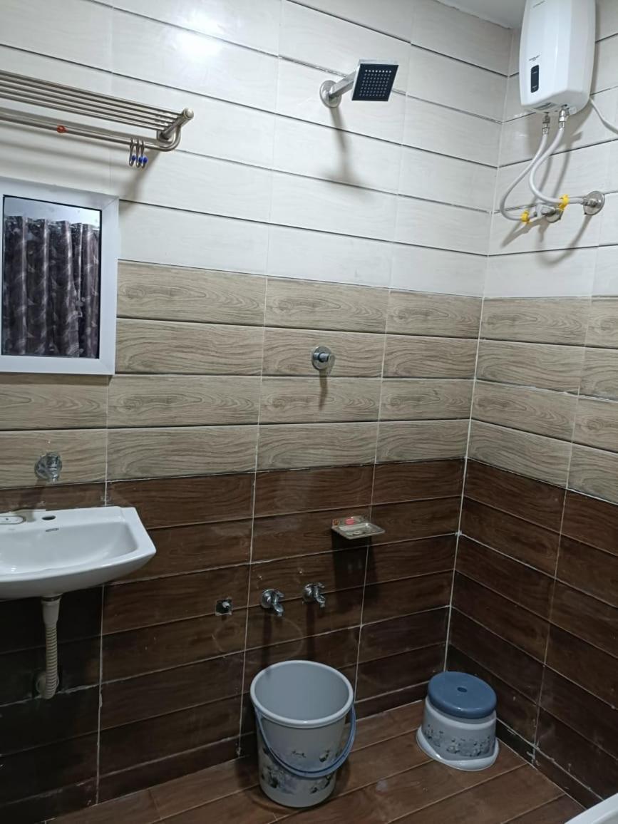 Honest Deluxe Room Garudeshwar Exterior foto